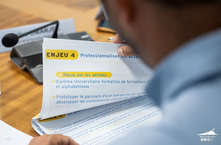 lutte contre illettrisme région