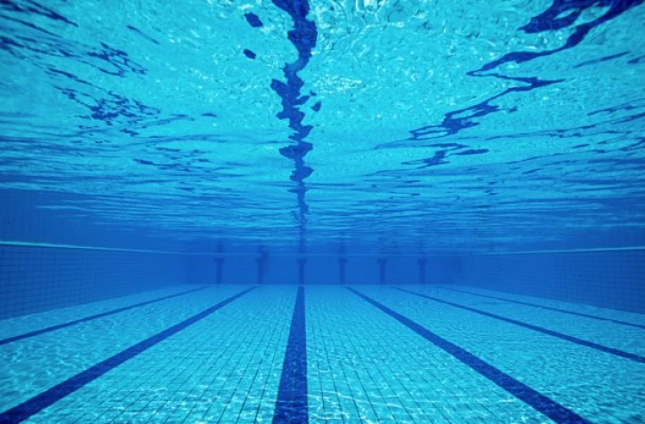 Pour cause d'entretien et de compétitions de natation