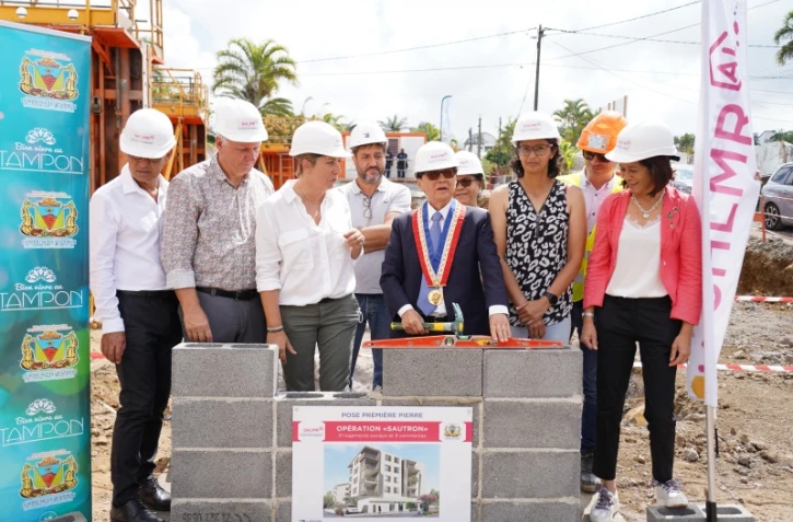 Le Tampon : pose de premières pierres des groupes d'habitations Sautron et Baret