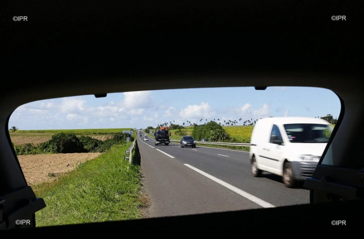 route entre sainte-marie  sainte-suzanne 