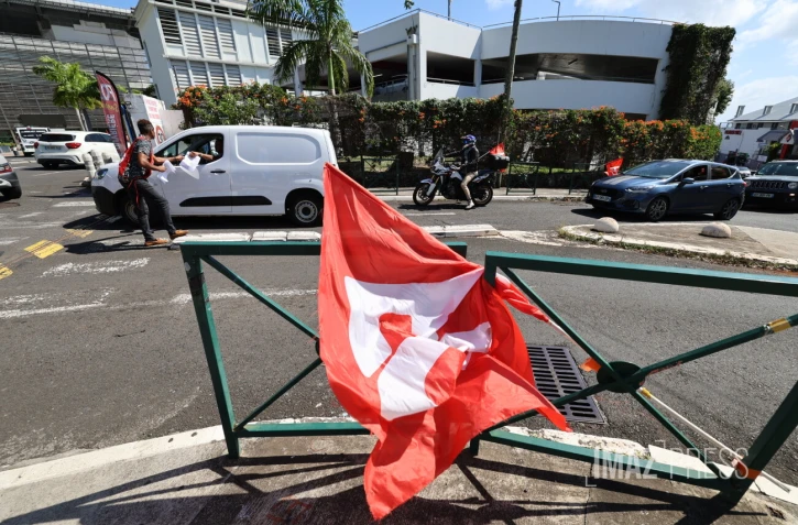 Route du Littoral : 8 km de bouchon en raison de la manifestation au CHU
