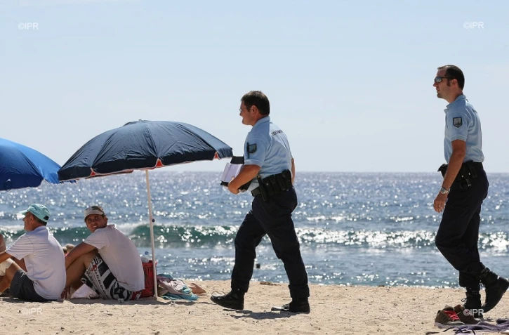 gendarme plage 