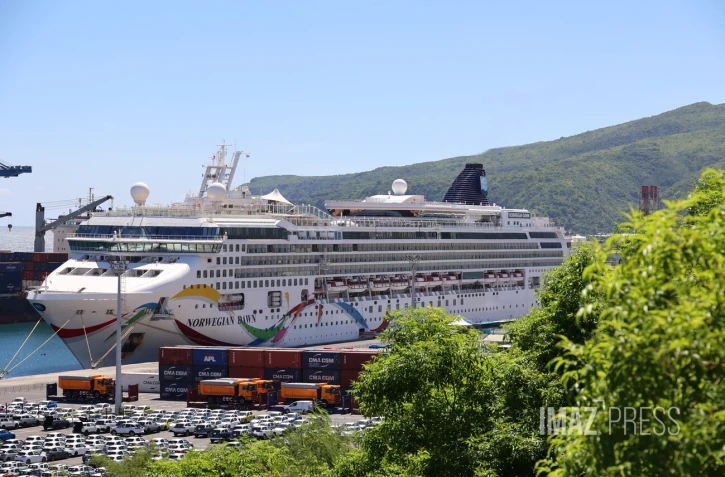 Le Port : les passagers du paquebot Norwegian Dawn débarquent à La Réunion