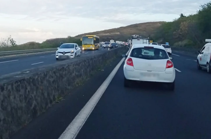 Portail Saint-Leu : embouteillage de 6 km en direction du nord 
