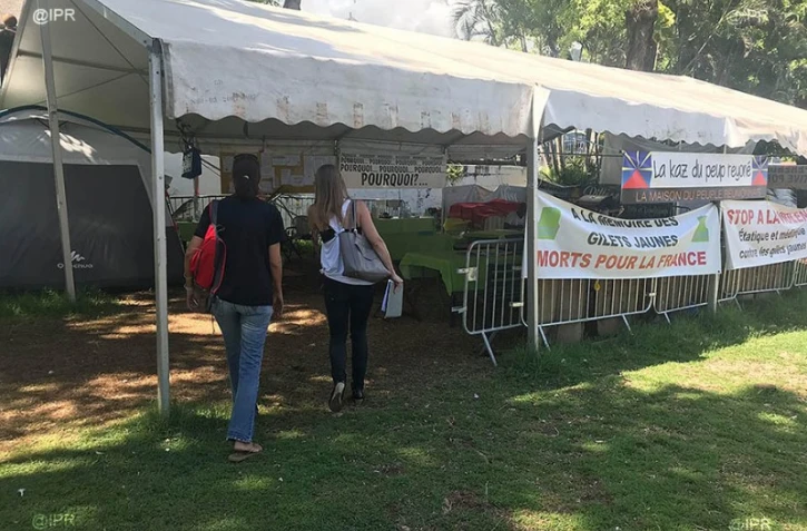 Le collectif contre la digue rassemblé devant Préfecture