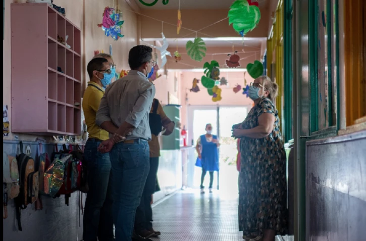 Le Port : Olivier Hoarau visite une crèche en travaux