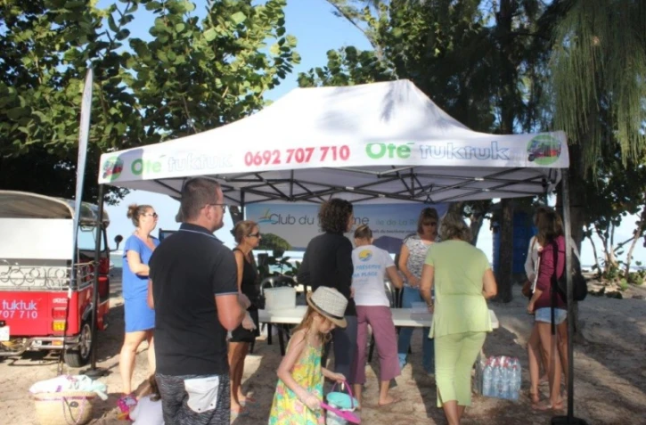 Ramassage déchets plage de l\'Ermitage - Club du tourisme