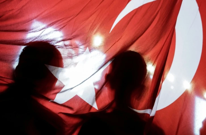 Des sympathisants du président turc Erdogan, le 15 juillet 2016 à Istanbul