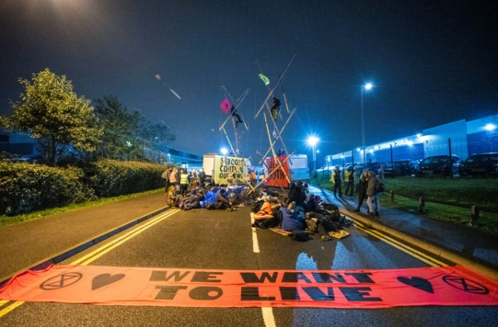 Blocage des accès à l'imprimerie du groupe News Corporation à Broxbourne (Royaume-Uni), par des membres du collectif Exctinction Rebellion, le 4 septembre 2020