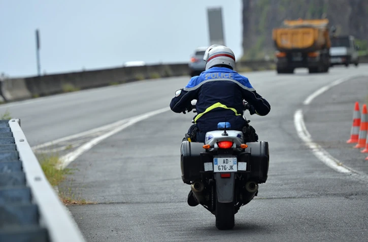 Contrôle de poids lourds Police sur la route du littoral