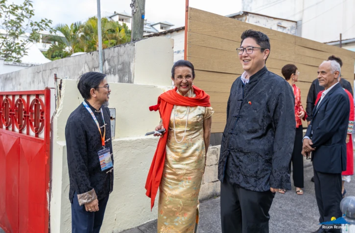 La Région : Huguette Bello visite les temples Chane et Li Si Tong à Saint-Denis