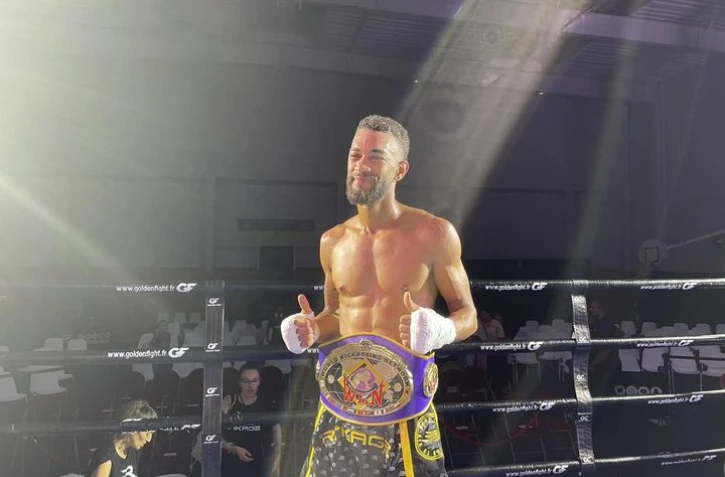 Le dionysien Vincent Naxos triple champion du monde de kickboxing