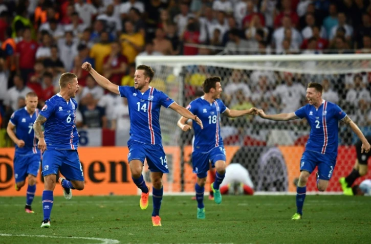 Les joueurs islandais euphoriques après leur qualification pour les quarts de l'Euro devant l'Angleterre à Nice, le 27 juin 2016