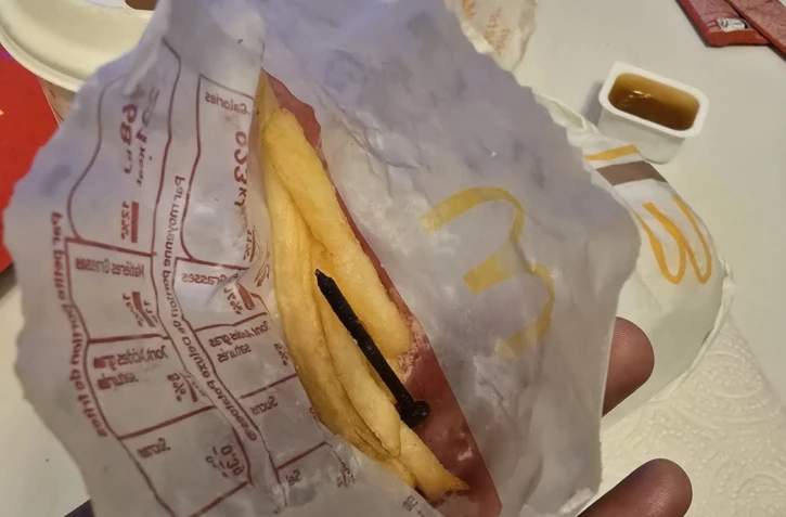 Val-d’Oise : au McDonald’s, un client trouve "un clou ou une vis" dans les frites de sa fille