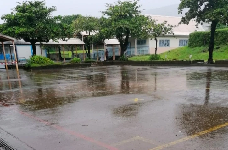 pluie école julie huet