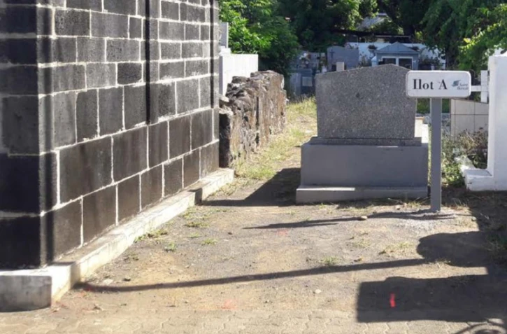 Saint-Benoît : une tombe en hommage à l'esclave Cécilia 
