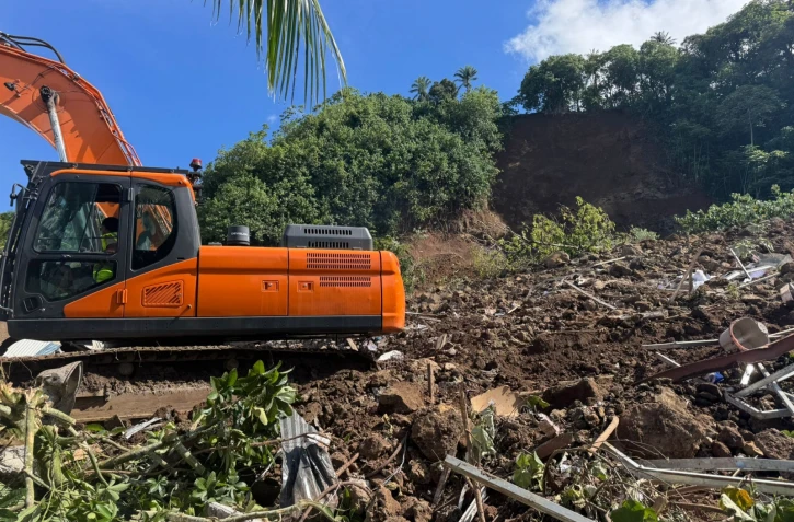 Glissement de terrain à Tahiti : Macron annonce sept morts et des disparus