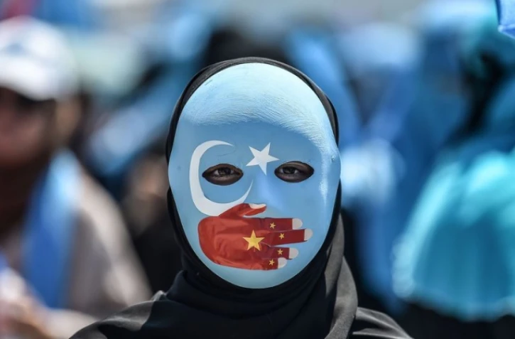 Les réseaux sociaux se parent de bleu en soutien aux Ouïghours