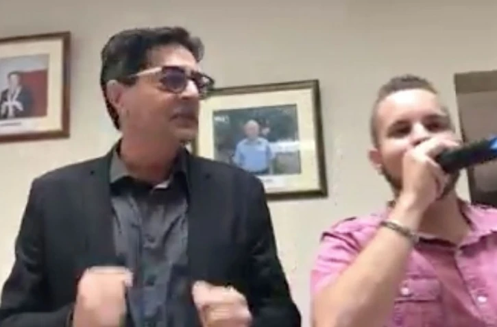 Quand Bachil Valy se déhanche sur une musique branchée