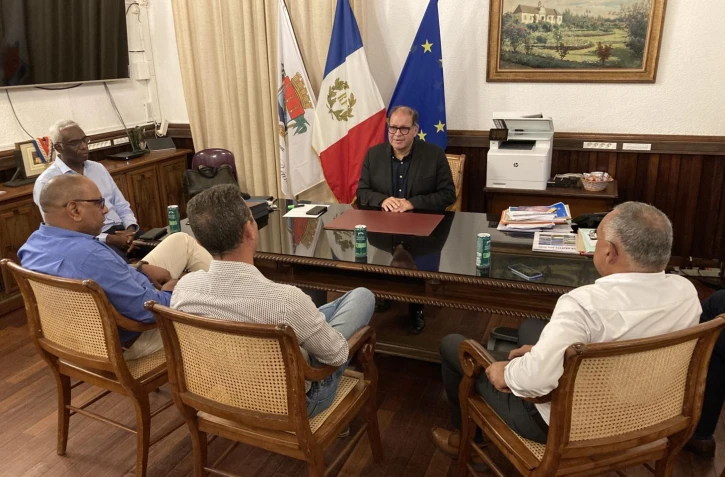  Saint-Pierre : la ville et les chambres consulaires unissent leurs forces