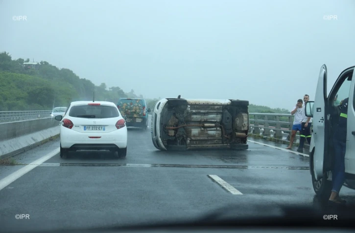 Accident route des tamarins le 24 janvier 2020