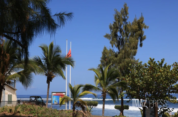 plage étang salé poste de secour 