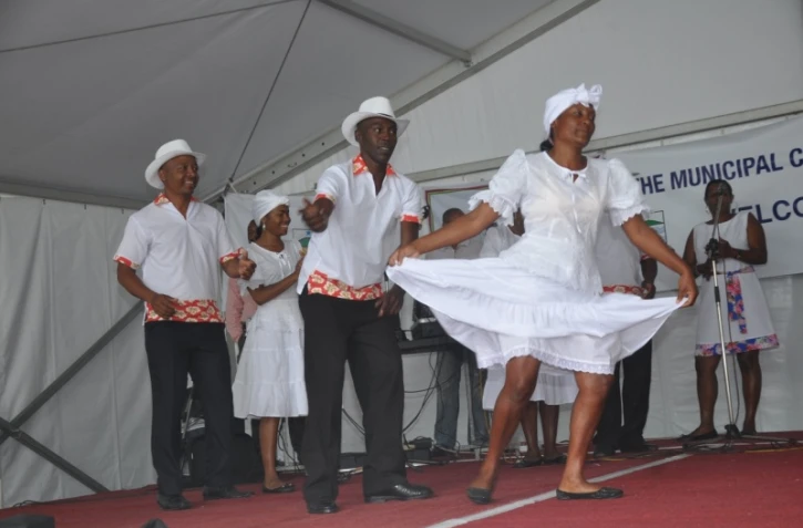 tournée rodriguaise démonstration de danse traditionnelle