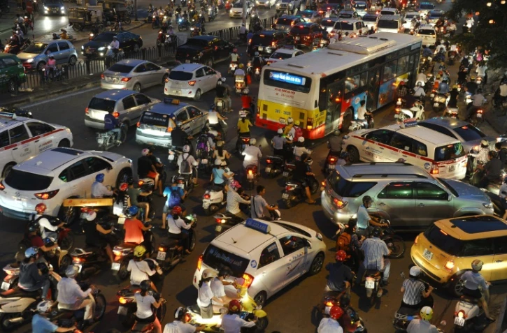 Embouteillages monstres aux  heures de pointe à Hanoï, le 23 septembre 2015