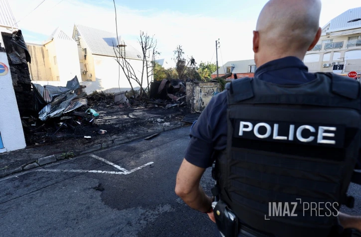[VIDÉO] Saint-Denis : important incendie rue Rontaunay, une case créole à l'abandon part en fumée [?]