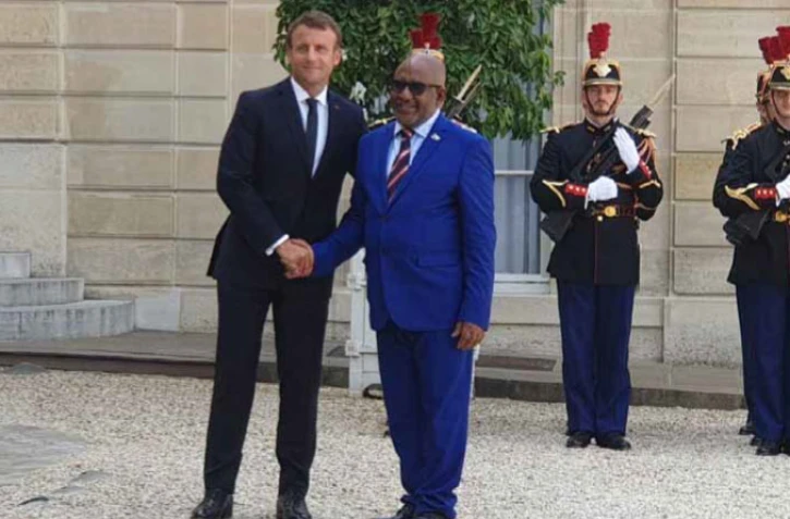 Emmanuel Macron rencontre Azali Assoumani 