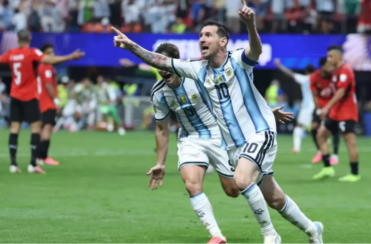  L'attaquant argentin Lionel Messi après avoir marqué le but de l'égalisation lors du 8e de finale de Coupe du Monde contre l'Egypte, le 7 juillet 2026 à Atlanta © Thomas COEX / AFP 
