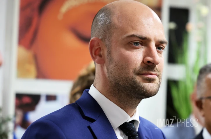 Jean-noel Barrot , ministre du numérique  