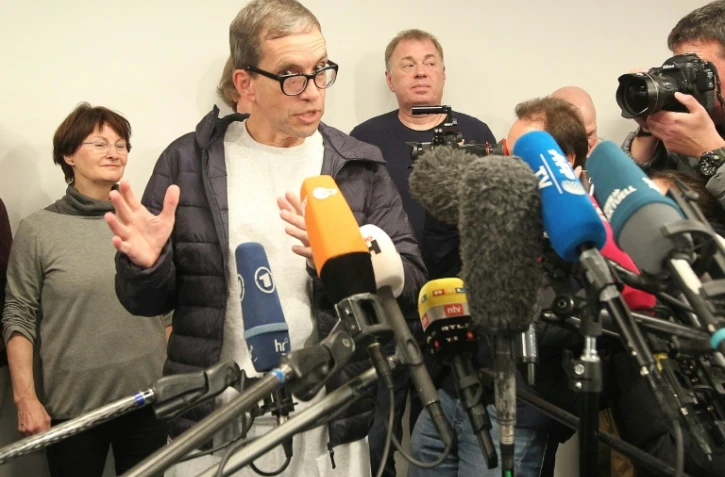 Jens Söring lors d'une conférence de presse à l'aéroport de Francfort, le 17 décembre 2019 après avoir passé 33 ans en prison aux Etats-Unis