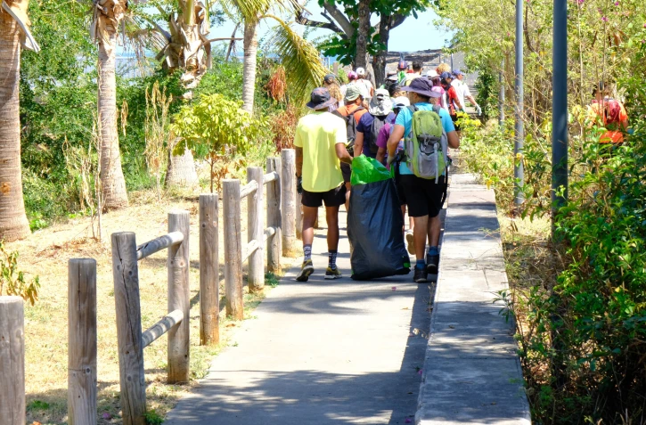 Saint-Paul : les agents mobilisés pour nettoyer le littoral