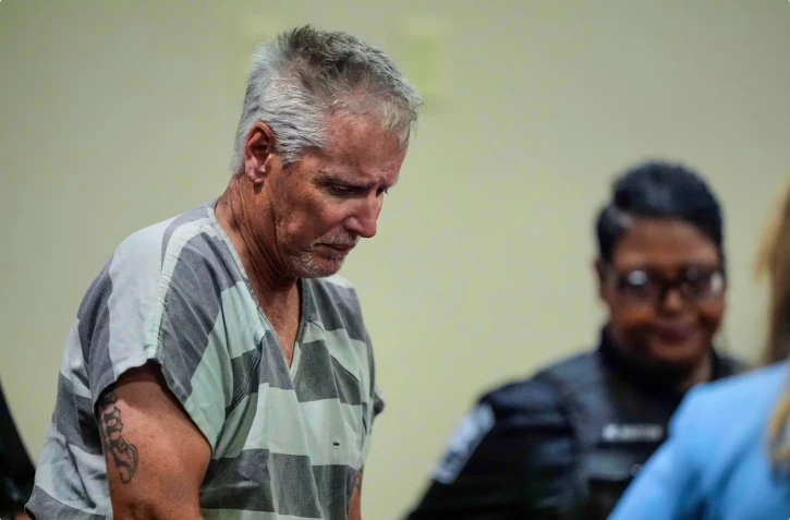 Colin Gray n'aurait pas dû offrir un fusil d'assaut à son fils adolescent.Getty Images via AFP