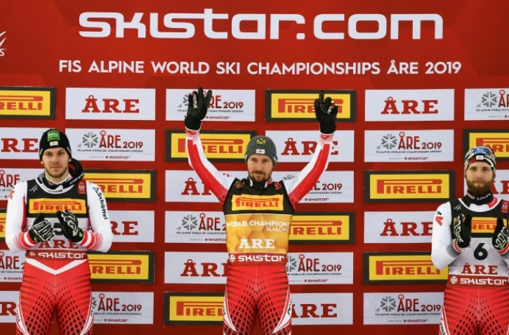L'Autrichien Marcel Hirscher (c) remporte le slalom lors des Mondiaux d'Are le 17 février 2019