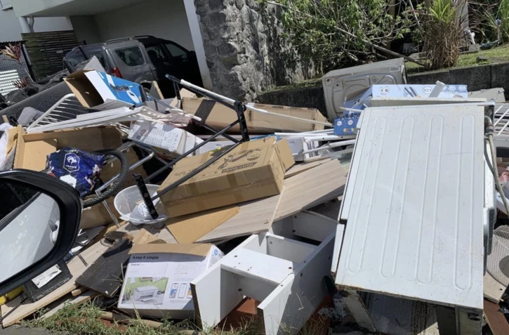 Dépôt sauvage à Sainte-Suzanne