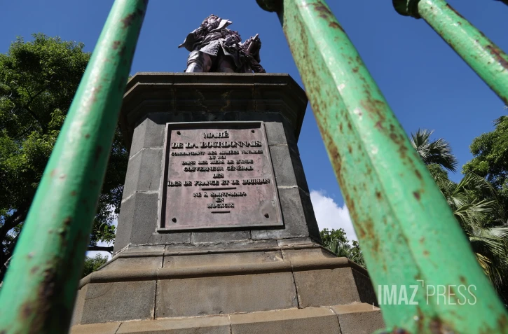 statue Mahé de Labourdonnais 