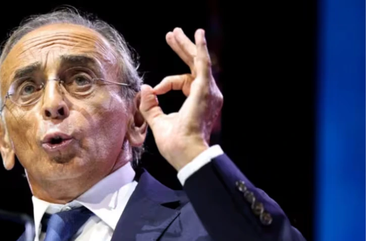 [Vidéo] Présidentielles 2027 : Zemmour durcit encore son discours contre les immigrés qu'il souhaite remplacer par des robots 