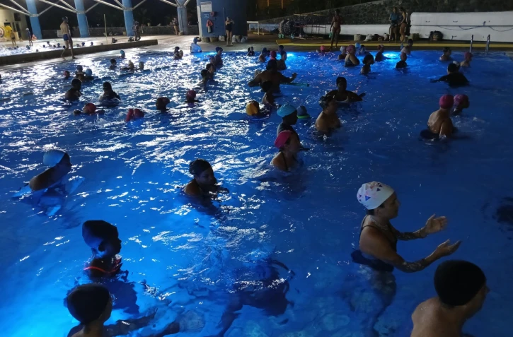 Saint-Paul : 260 participants à la nocturne de la piscine de Plateau-Caillou
