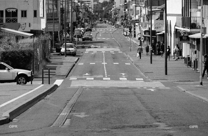Saint-Denis rue vide 