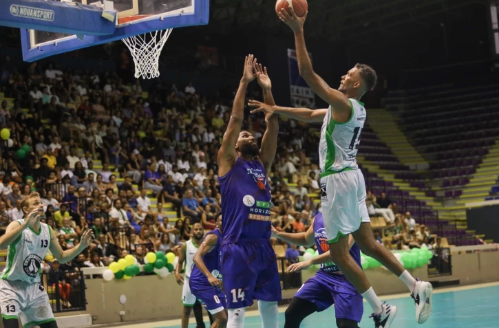 Saint-Denis : les joueurs du Basket Club dionysien remportent leur quatrième titre consécutif