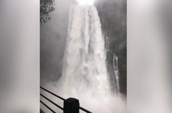 Saint-Joseph : la cascade de Grand Galet gonflée par les pluies de Calvinia