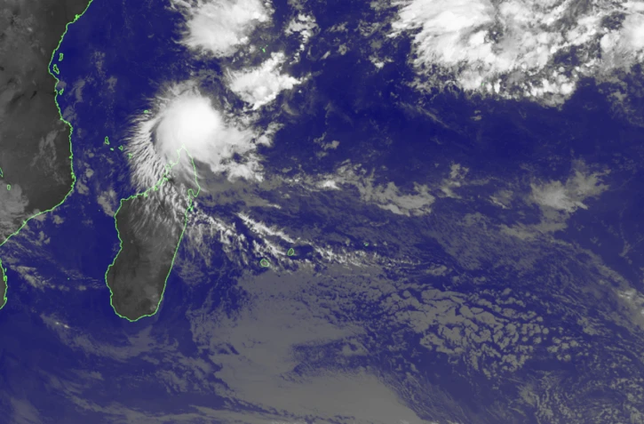 Ialy devrait s'intensifier ce week-end et atteindre le stade de forte tempête tropicale d'ici dimanche