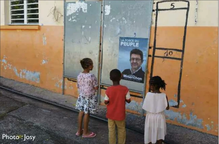 Affiches électorales à Mayotte