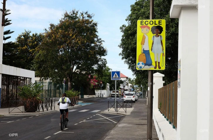 école fermé 