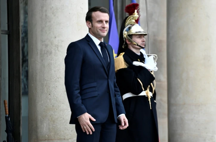 Le président Emmanuel Macron sur le perron de l'Elysée, le 5 février 2020 à Paris