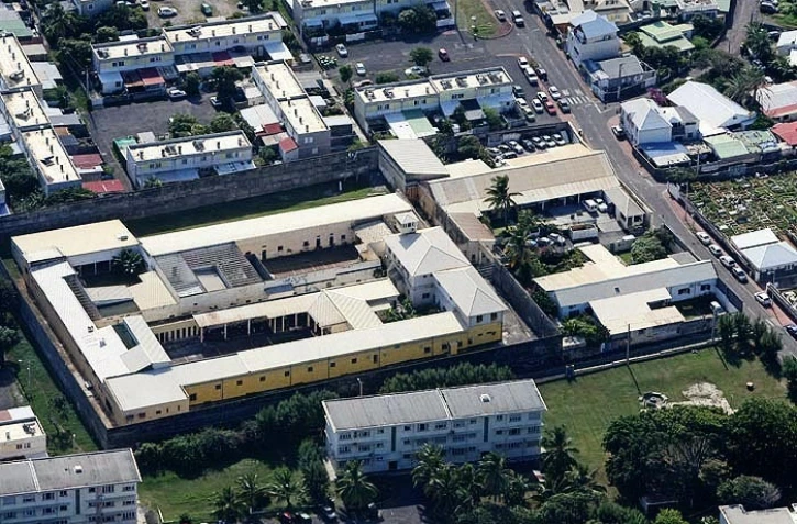 prisons de Saint-Pierre