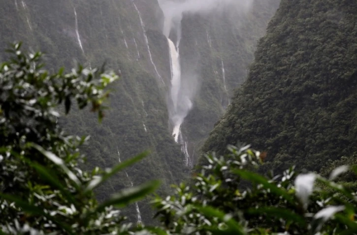 Des cascades à Salazie durant le passage d\'Ava