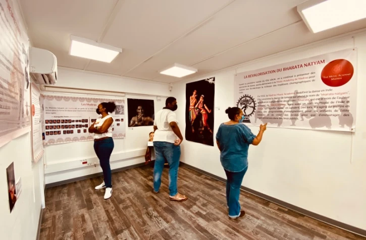 Exposition sur le Bharata Natyam à la médiathéque de Saint-Gilles-les bains 